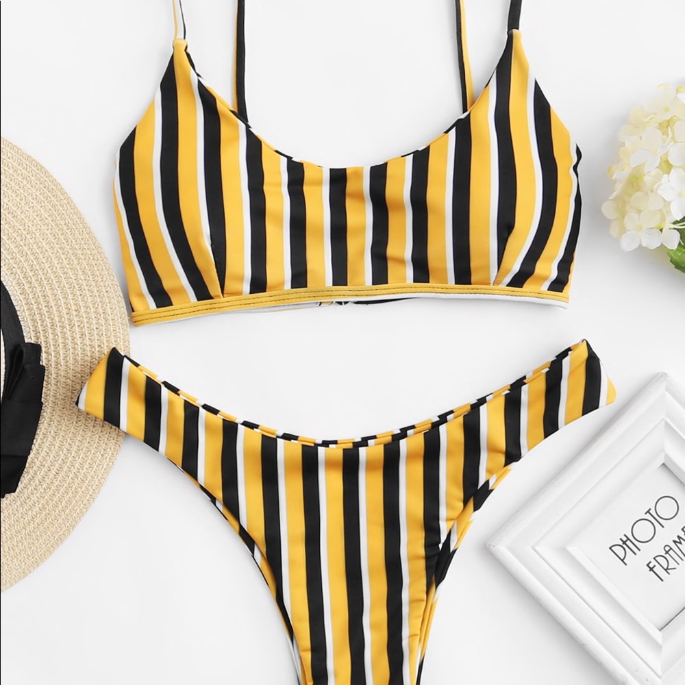 Striped Highwaisted Bikini
